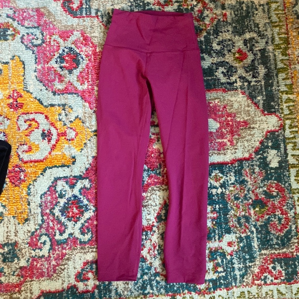 Lululemon Size 2 wunder train leggings 23 inch